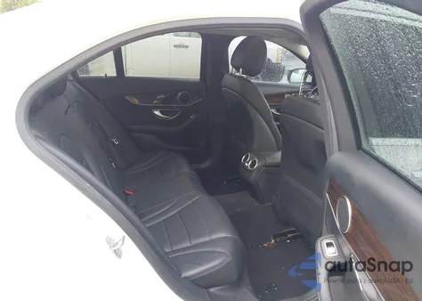 2017 Mercedes-Benz C 300 4Matic из США, поврежденный, VIN 55SWF4KB4HU227458